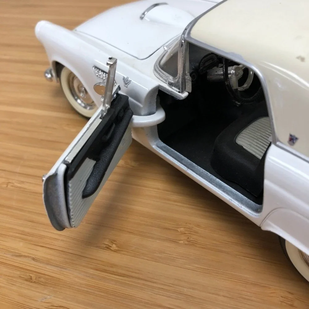 Road Signature ford thunderbird